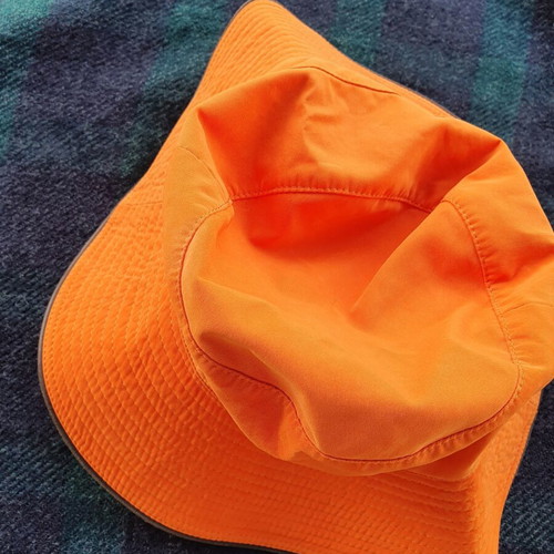 Hermes hat unworn, orange