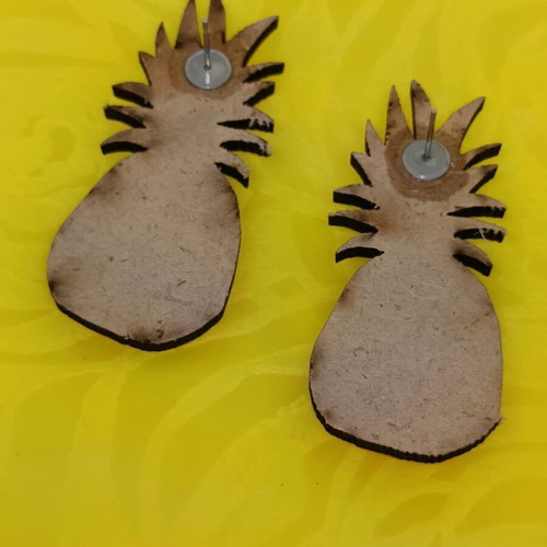 Pineapple earrings like new, wooden with stainless steel clasp