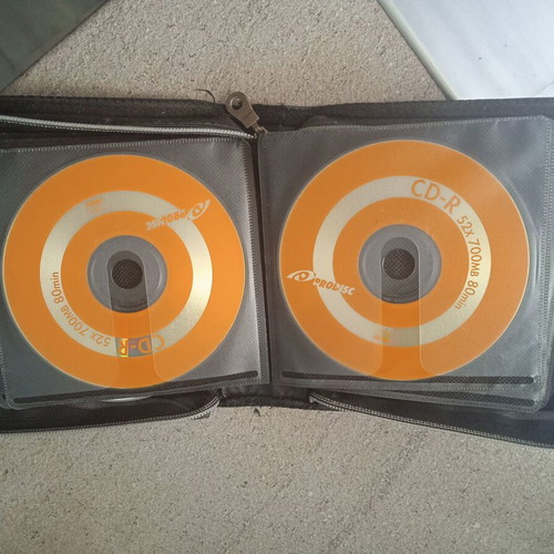Avec CD/DVD case with 36 slots