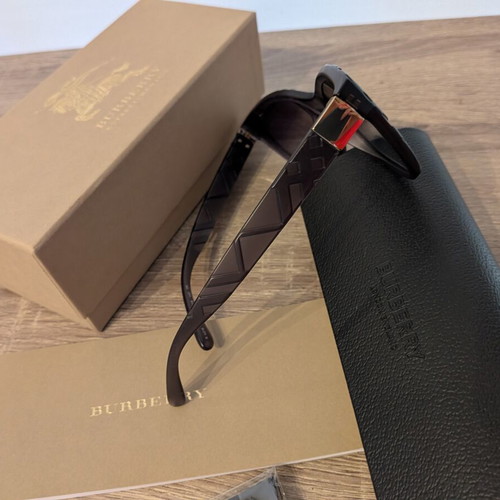 Burberry Sunglasses new, black