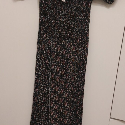 Off-shoulder floral dress made in Italy like new