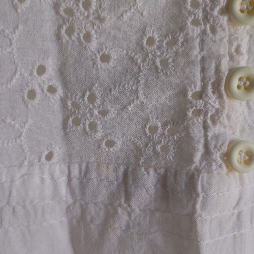 White blouse with wide sleeves, buttons and lace, size M/L