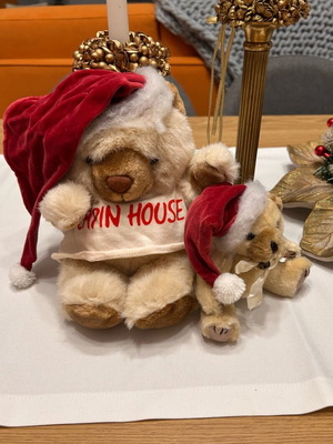 Loupin House Christmas plush bears like new, set of 2