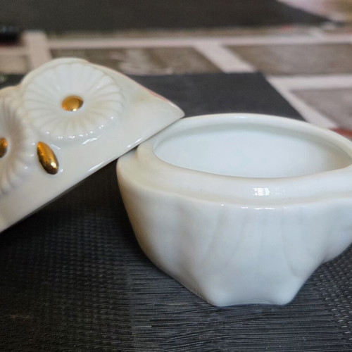 White Owl Box with Gold Tones Porcellane D'Arte Agostinelli Bassano Italy like new