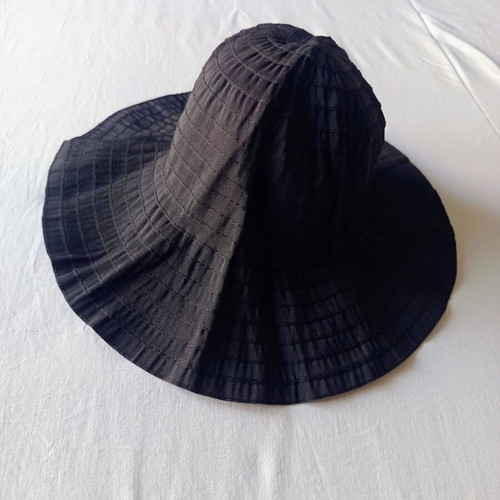 Black Women's Sun Hat with Wide Brim and Pleated Weave One Size