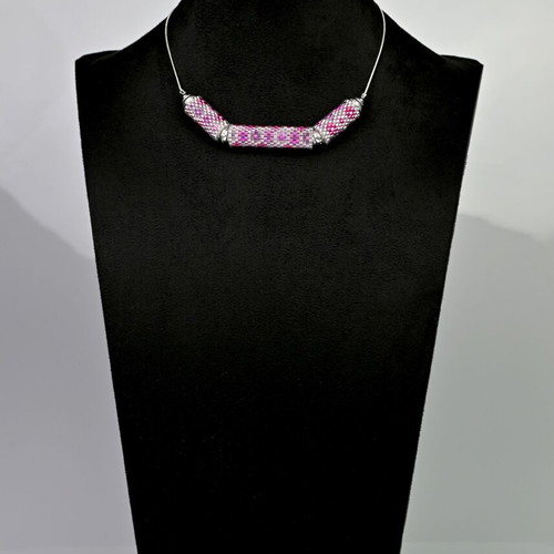 Custom-made necklace in silver with purple flowers