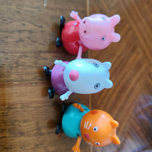 Peppa Pig figures like new, set of 3