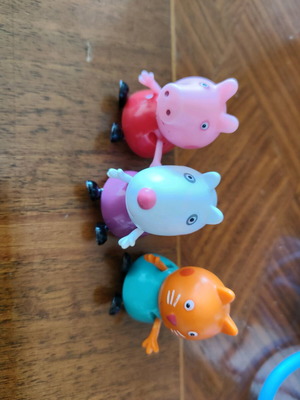 Peppa Pig figures like new, set of 3