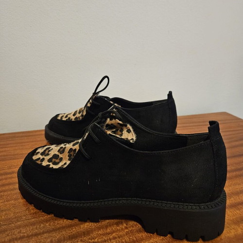 Ligglo lace-up shoes new with leopard animal print, size 37