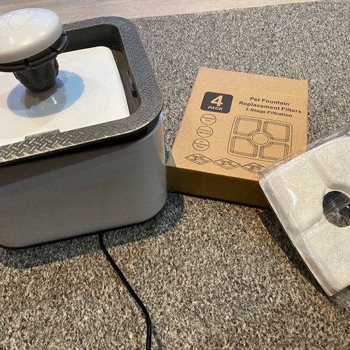 Cat Water Fountain like new with 4 filters