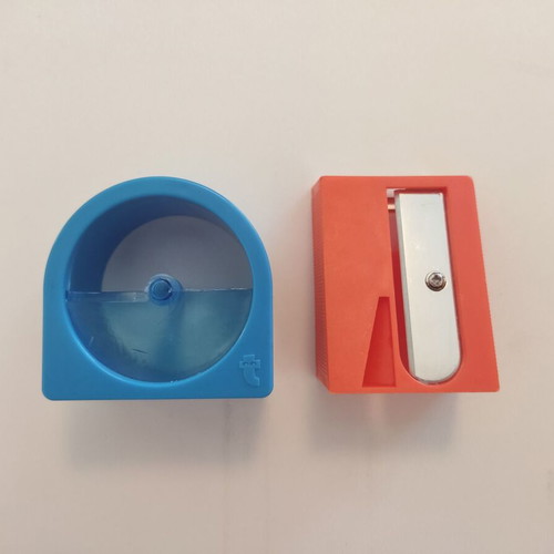 Carrot and cucumber peelers used, plastic, set of 2