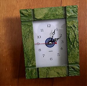 ρολόι επιτραπέζιο πλαστικό πρασινο  λαχανί 16χ13