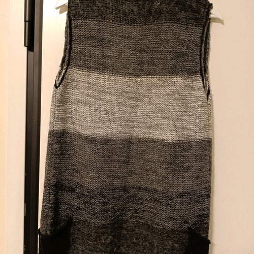 Breach women's knitted vest XL like new, gray and black