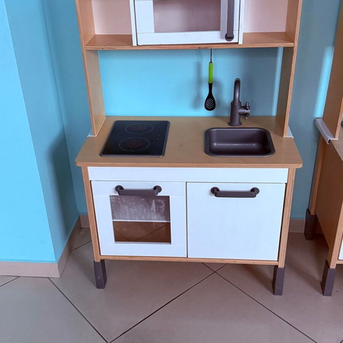 Professional children's play area equipment like new for creative activities