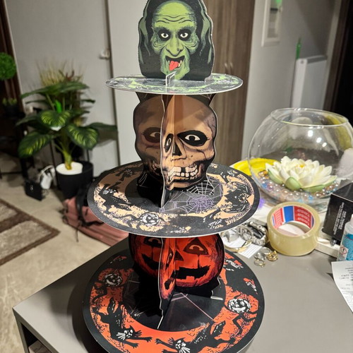 Halloween accessories used, paper base and photo props