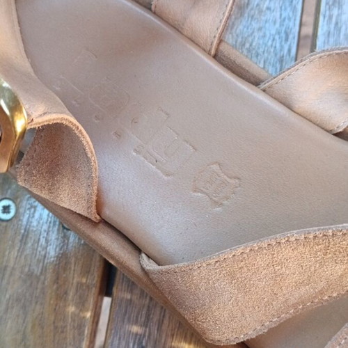 Leather sandals beige size 40 like new