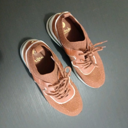 La Strada women's sneakers like new, brown with gold details