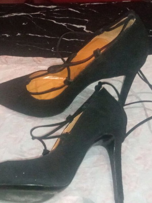 LEATHER CASTOR HEELS