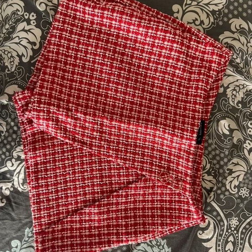 Tweed shorts like new, red and white, high waist, size XL