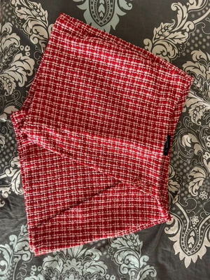 Tweed shorts like new, red and white, high waist, size XL