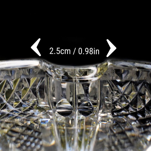 Crystal round ashtray used for cigars and cigarettes