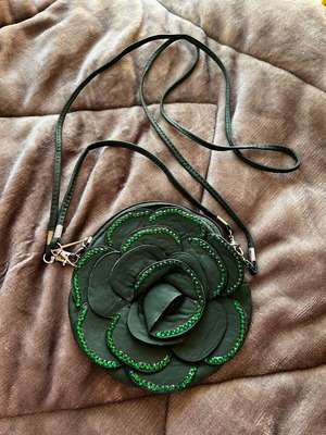 Vintage leather shoulder bag green new