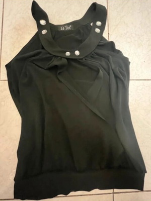 Boxnow black crossover top like new