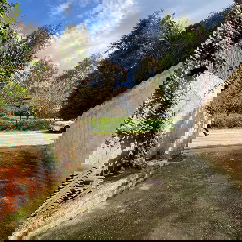 Ground-floor storage with parking and independent entrance 56 sqm