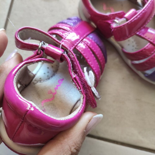 Sandals size 22 used with anatomical insole