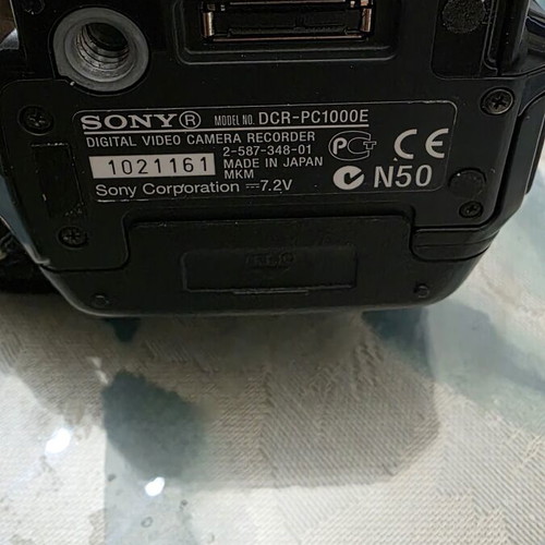 Sony DCR-PC1000E 3CMOS MiniDV 2.8 Megapixel Handycam Camcorder