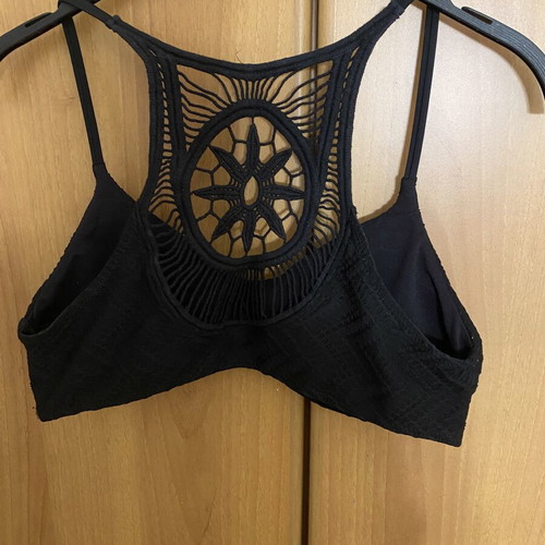 Accessorize bikini top with crochet back, new, size L