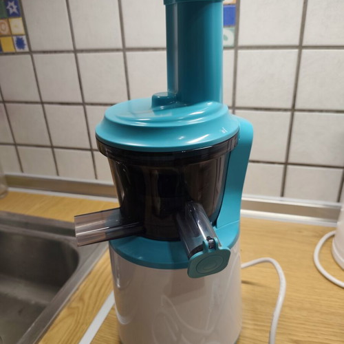 IQ JC 343 Juicer like new with cold press auger