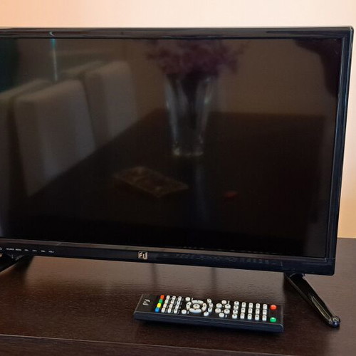 F&U FL22105 LED 22 Inch TV like new
