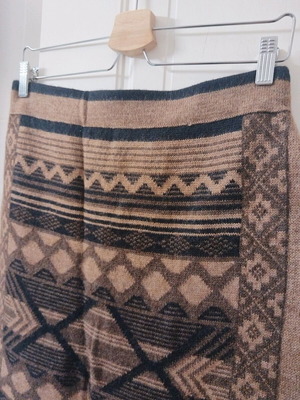 MaxMara Weekend knitted skirt like new, black and brown