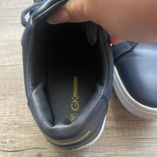 GK Uomo Sneakers dark blue, like new, size 45