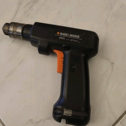 Black Decker screwdriver used without charger