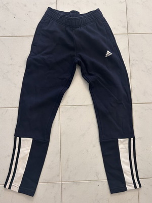 Παιδικό παντελόνι φόρμας Adidas μεταχειρισμένο, 9-10 ετών, 140 cm, μπλε
