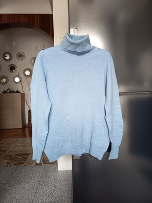 Benetton turtleneck sweater 100% wool new size M light blue