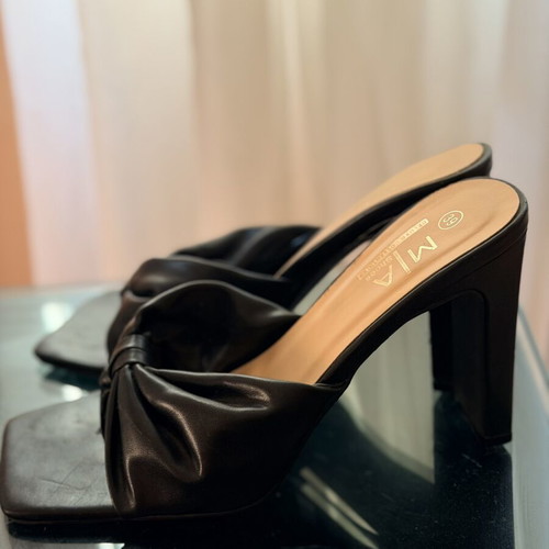 Mia black high-heeled sandals, size 39