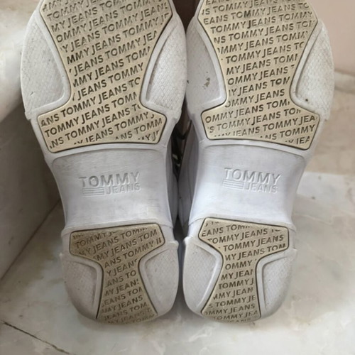 Tommy Hilfiger white sneakers like new, size 38