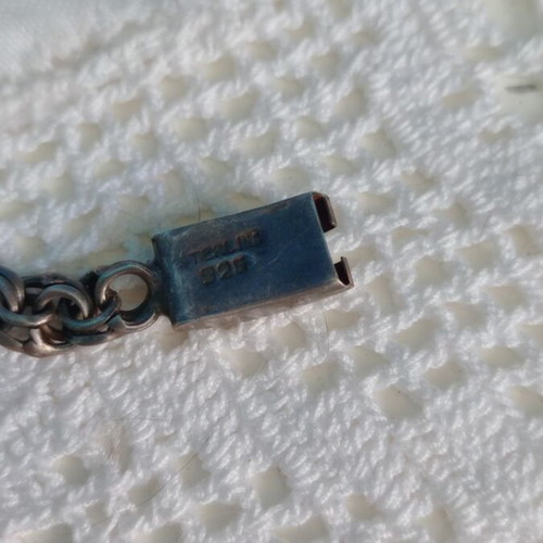 Silver bracelet like new with engraved Mexican 925 silver charms