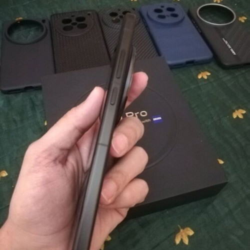 Vivo X200 Pro Global edition like new with 16GB RAM and 512GB storage