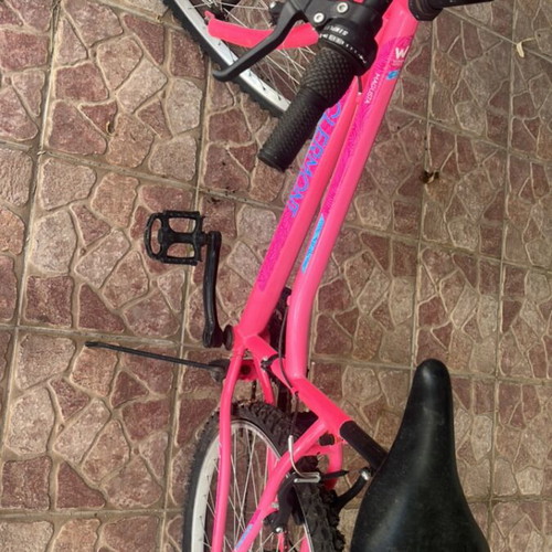 Clermont Pink Mountain Bike used, women's