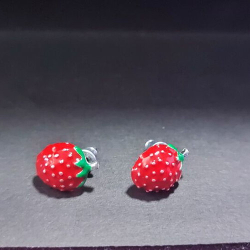 Strawberry earrings like new, red and green