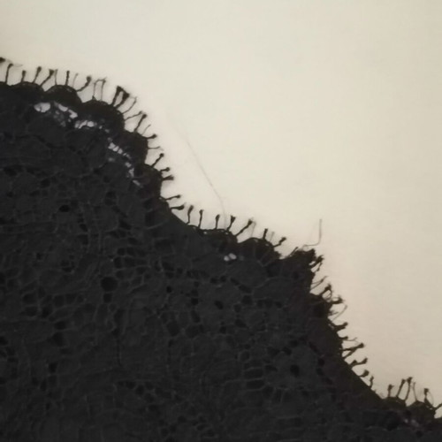 Genny black lace skirt used, size 40-42, made in Italy