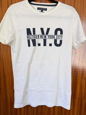Tommy Hilfiger T-shirt short sleeve white like new, size S