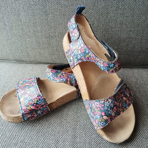 H&M Girl's Sandals used, size 30, floral pink