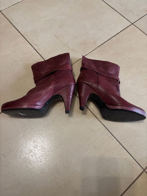 Les Lolitas women's boots size 36 used, red
