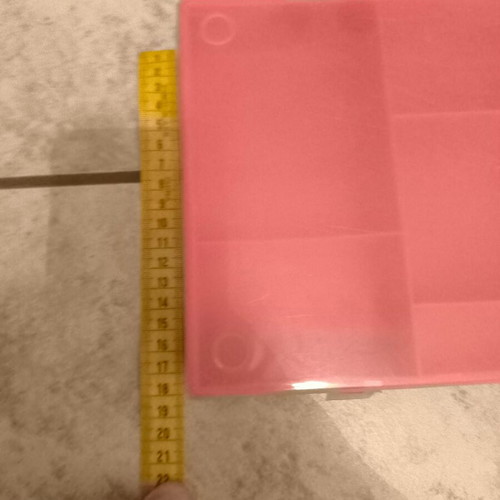 Plastic organizing case like new with compartments