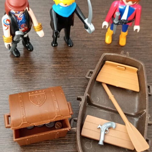 Playmobil old pirates used with broken boat parts